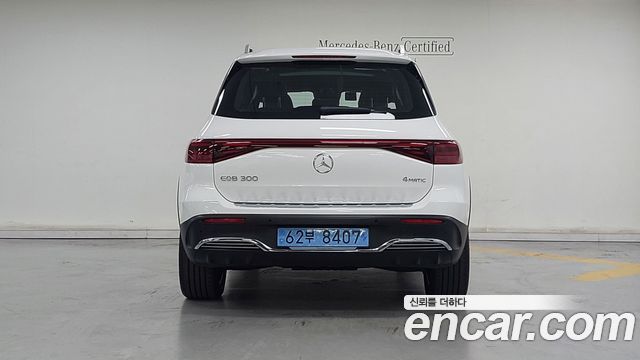 Mercedes-Benz EQB EQB300 4MATIC AMG Line — пробег 6 136 км — фото 4 из 5