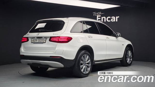 Mercedes-Benz GLC-Class GLC350e 4MATIC Premium — пробег 137 447 км — фото 2 из 5