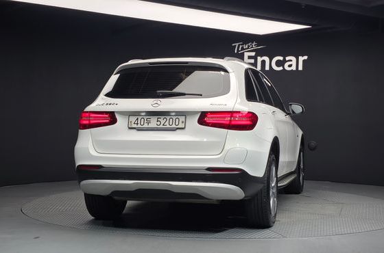 Mercedes-Benz GLC-Class GLC350e 4MATIC Premium — пробег 137 447 км — фото 4 из 5