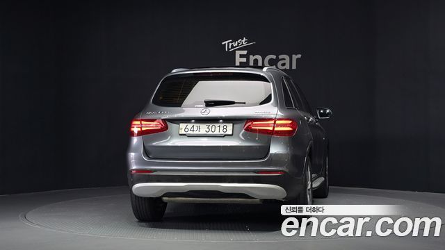 Mercedes-Benz GLC-Class GLC350e 4MATIC Premium — пробег 72 555 км — фото 4 из 5