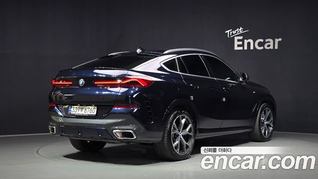 BMW X6 xDrive40i M Sport — пробег 72 698 км — фото 2 из 5