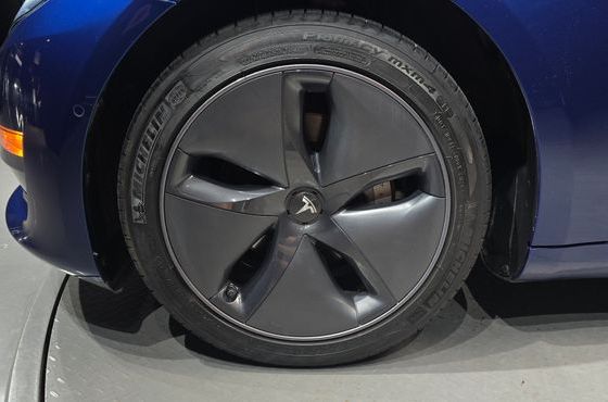 Tesla Model 3 Standard Range Plue RWD — пробег 75 341 км — фото 5 из 5