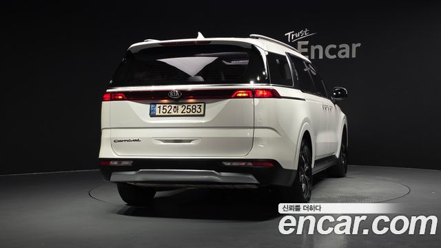 Kia Carnival 9-Seater Signature — пробег 128 634 км — фото 4 из 5