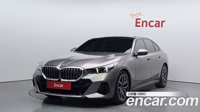 BMW i5 eDrive 40 M Sport — пробег 16 659 км — фото 1 из 5