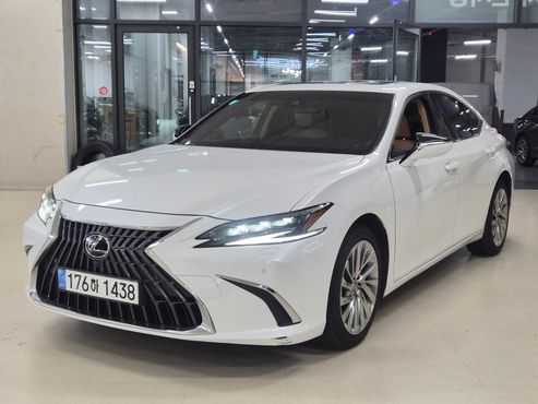 Lexus ES Executive — пробег 69 412 км — фото 2 из 5