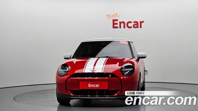 Mini Cooper SE Classic — пробег 139 км — фото 3 из 5