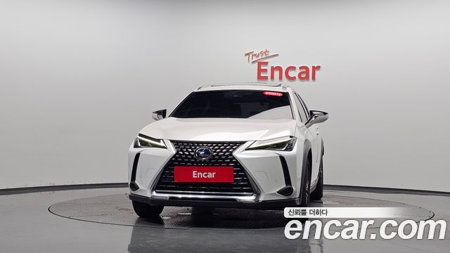 Lexus UX 2.0 2WD — пробег 87 726 км — фото 3 из 5
