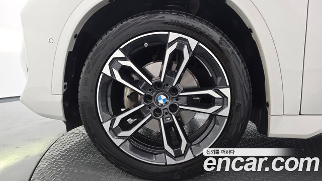 BMW X1 xDrive 20i M Sport — пробег 31 860 км — фото 5 из 5