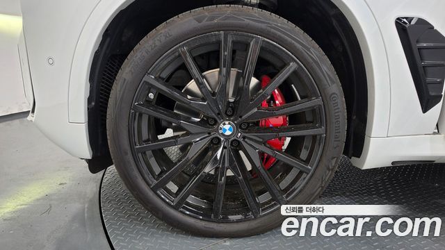 BMW X5 xDrive 40d M Sport Pro — пробег 4 600 км — фото 5 из 5
