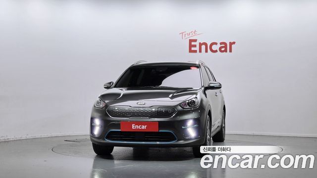 Kia Niro Prestige — пробег 29 284 км — фото 3 из 5