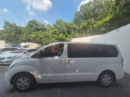 Hyundai Starex 11-Seater Wagon CVX Luxury — пробег 136 605 км — фото 3 из 5