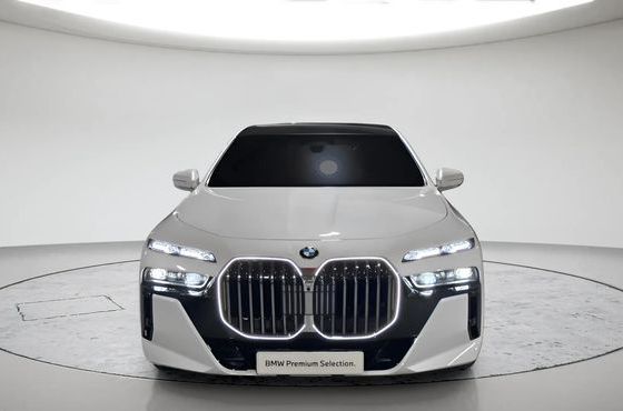 BMW 7-Series 740i xDrive M Sport Limited — пробег 605 км — фото 3 из 5