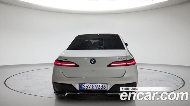 BMW 7-Series 740i xDrive M Sport Limited — пробег 605 км — фото 4 из 5