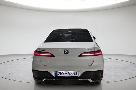 BMW 7-Series 740i xDrive M Sport Limited — пробег 605 км — фото 4 из 5