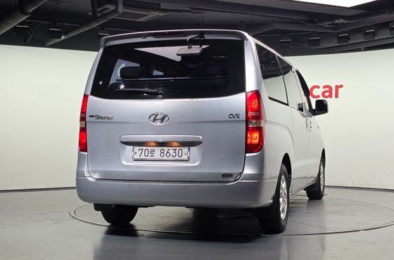 Hyundai Starex 12-Seater Wagon CVX Luxury — пробег 207 198 км — фото 4 из 5
