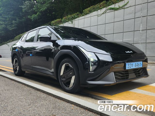 Kia EV4 Long Range 2WD Air — пробег 689 км — фото 2 из 5