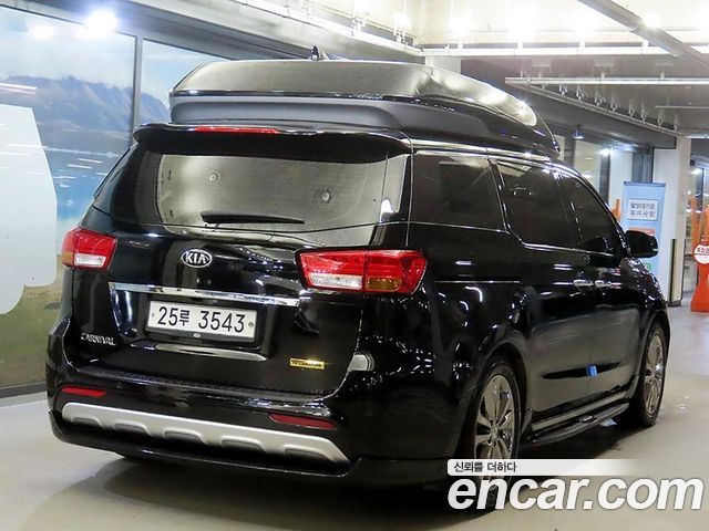 Kia Carnival 7-seater Hi-limousine President — пробег 149 746 км — фото 4 из 5