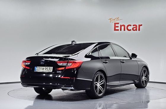 Honda Accord 2.0 Hybrid Touring — пробег 107 878 км — фото 2 из 5