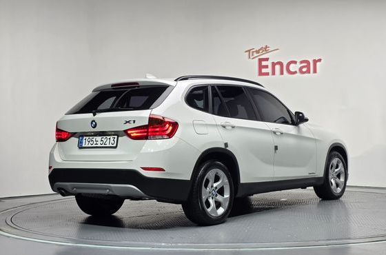 BMW X1 xDrive 18d — пробег 107 985 км — фото 2 из 5