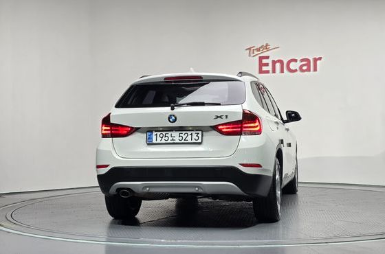 BMW X1 xDrive 18d — пробег 107 985 км — фото 4 из 5