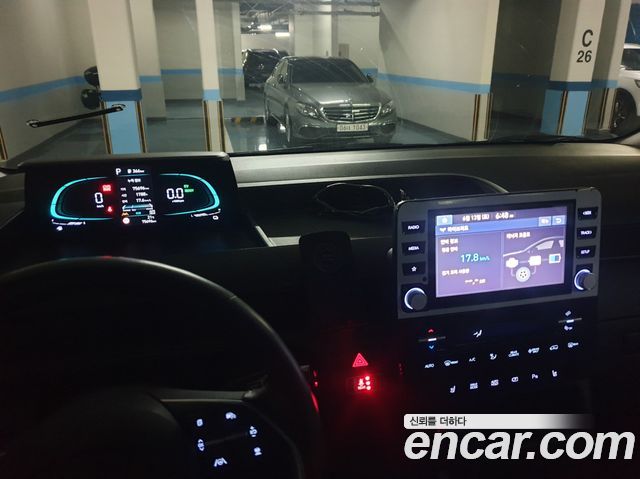 Hyundai Staria HEV 1.6 Tourer 9-Seater Modern — пробег 80 000 км — фото 4 из 5