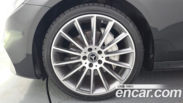 Mercedes-Benz E-Class E300 4MATIC AMG Line — пробег 122 446 км — фото 5 из 5