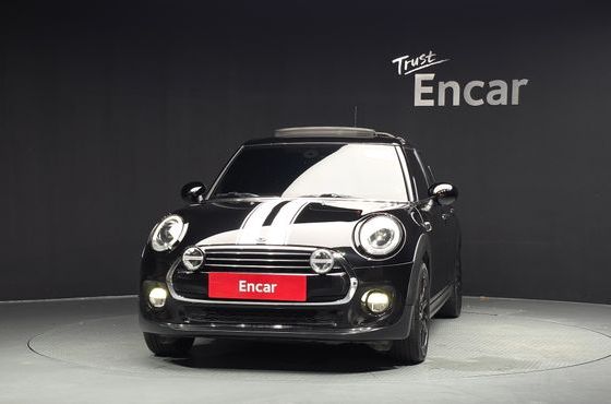 Mini Cooper 5Door Black Suit Edition 3rd — пробег 110 434 км — фото 3 из 5