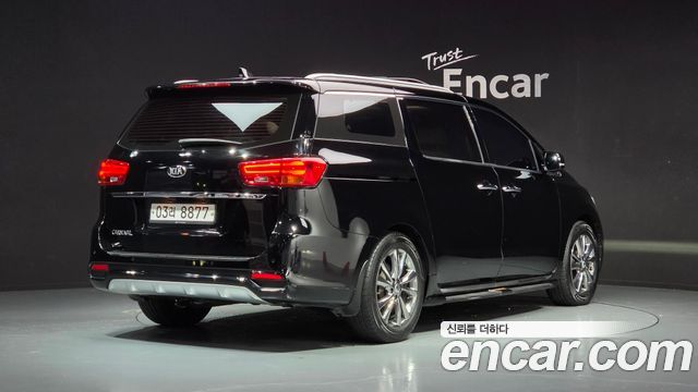 Kia Carnival из Кореи Encar