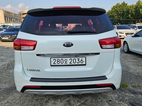 Kia Carnival 9-seater Prestige — пробег 135 240 км — фото 2 из 5