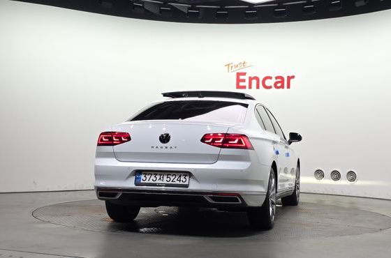 Volkswagen Passat 2.0 TDI Prestige — пробег 40 686 км — фото 4 из 5