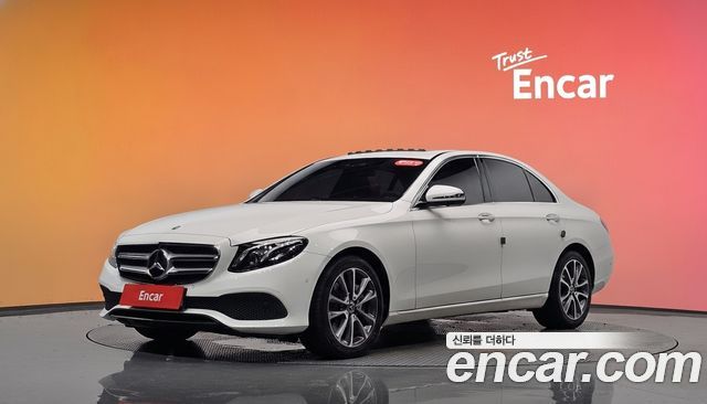 Mercedes-Benz E-Class E300 4MATIC Avnatgarde — пробег 66 251 км — фото 1 из 5