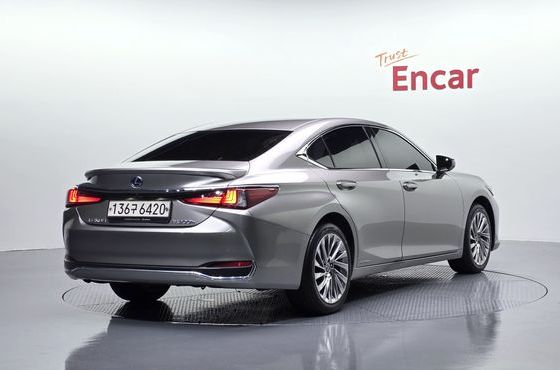 Lexus ES Luxury Plus — пробег 74 380 км — фото 2 из 5