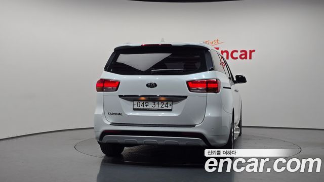 Kia Carnival из Кореи Encar