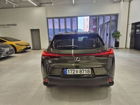 Lexus UX 2.0 2WD — пробег 5 017 км — фото 4 из 5