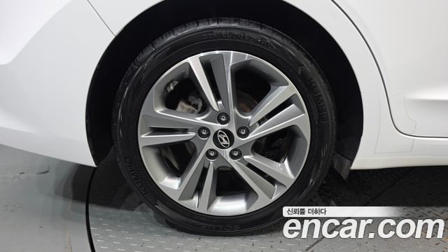 Hyundai AVANTE из Кореи Encar