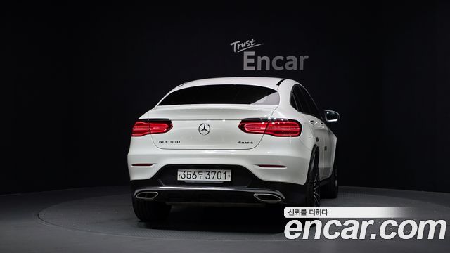 Mercedes-Benz GLC-Class GLC300 4MATIC AMG Line Coupe — пробег 112 367 км — фото 4 из 5
