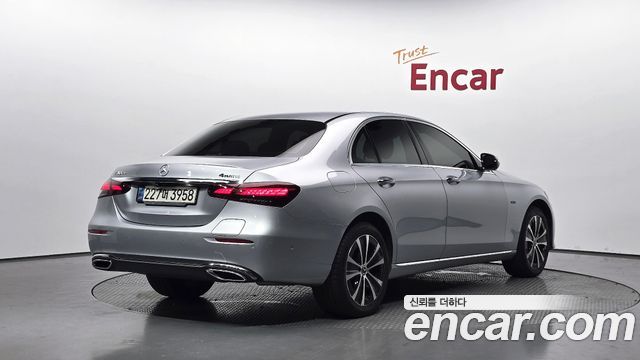 Mercedes-Benz E-Class E300e 4MATIC Exclusive — пробег 42 997 км — фото 2 из 5