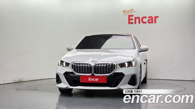 BMW i5 xDrive 40 M Sport — пробег 22 724 км — фото 3 из 5