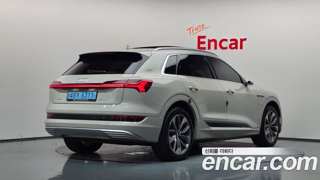 Audi e-tron из Кореи Encar