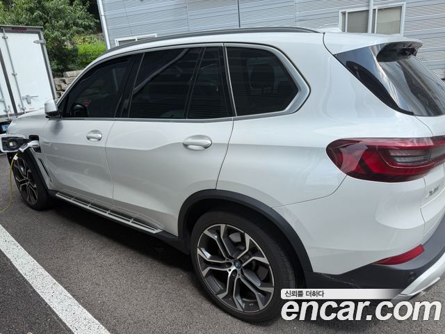 BMW X5 xDrive 45e xLine — пробег 45 000 км — фото 4 из 5