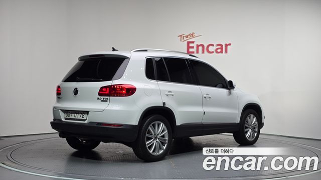 Volkswagen Tiguan 2.0 TDI  Premium 5N — пробег 122 840 км — фото 2 из 5