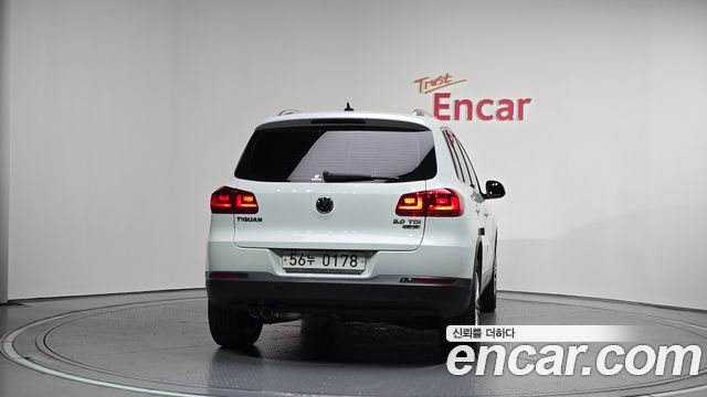 Volkswagen Tiguan 2.0 TDI  Premium 5N — пробег 122 840 км — фото 4 из 5