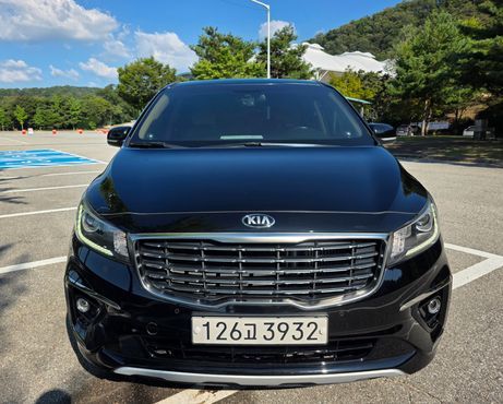 Kia Carnival 9-Seater Luxury — пробег 91 247 км — фото 1 из 5