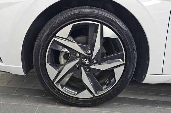 Hyundai AVANTE Inspiration — пробег 149 605 км — фото 5 из 5