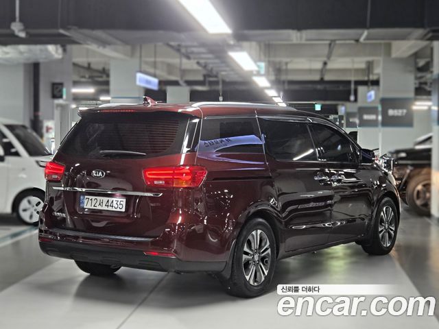 Kia Carnival из Кореи Encar