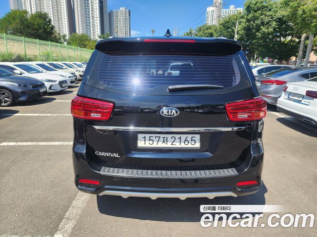 Kia Carnival из Кореи Encar