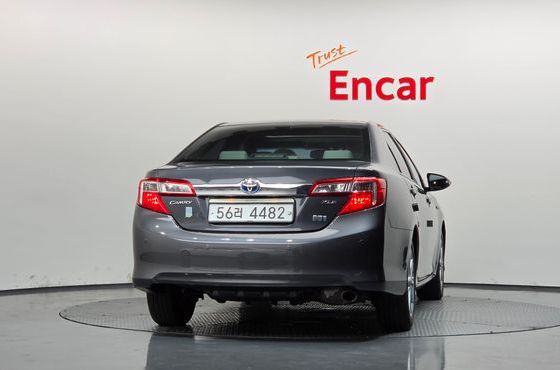 Toyota Camry Hybrid XLE — пробег 200 304 км — фото 4 из 5