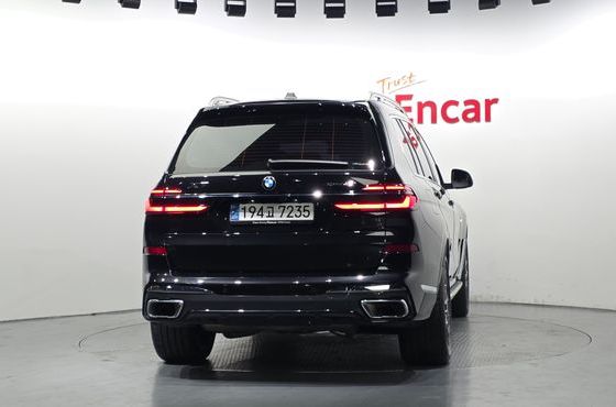 BMW X7 xDrive 40i M Sport 7STR — пробег 30 749 км — фото 4 из 5