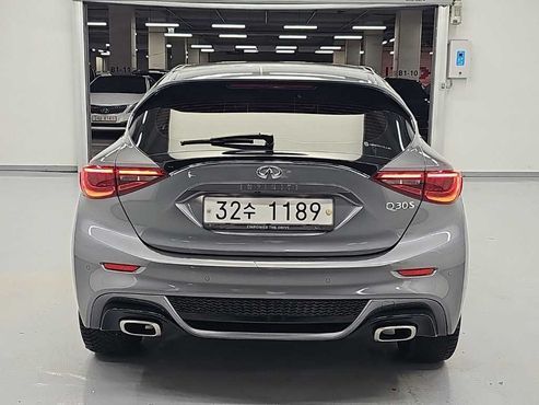 Infiniti Q30 2.0 Sport Essential — пробег 74 919 км — фото 3 из 5