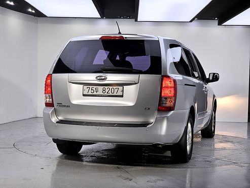 Kia Carnival Grand Carnival GX — пробег 115 000 км — фото 3 из 5